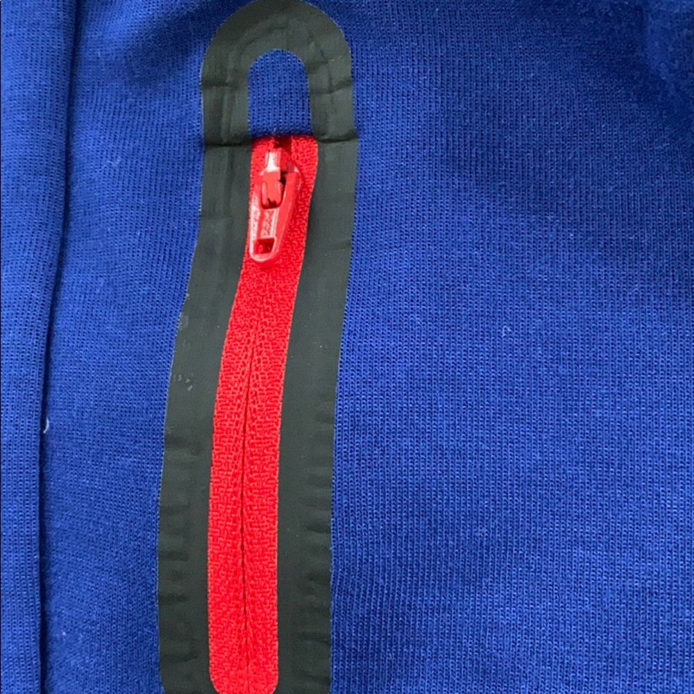 GAP Tech Short - Picture 3 of 4